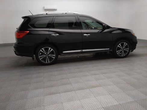 Used 2017 Nissan Pathfinder Platinum image 10