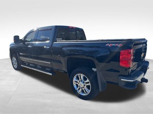 Used 2016 Chevrolet Silverado 2500 High Country w/ High Country Premium Package image 3