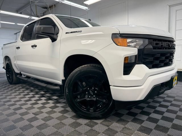 Used 2023 Chevrolet Silverado 1500 Custom w/ LPO, Dark Essentials Package AWD/4WD image 1
