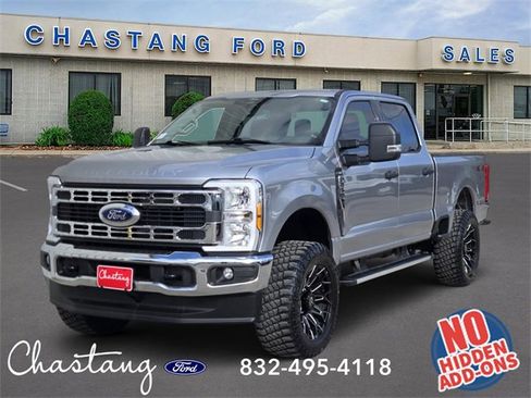 Used 2024 Ford F250 XLT image 1