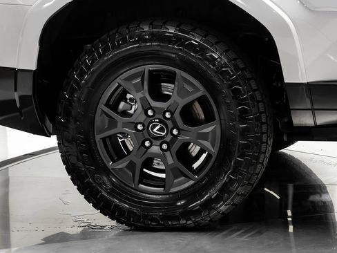 Used 2025 Lexus GX 550 w/ Accessory Package (2T) AWD/4WD image 55