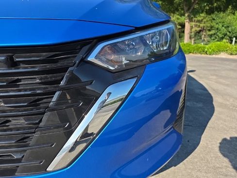 Used 2025 Nissan Sentra SV FWD image 6