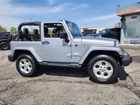 Used 2014 Jeep Wrangler Sahara AWD/4WD image 13