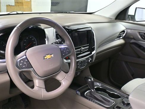 Used 2020 Chevrolet Traverse LT w/ LPO, Floor Liner Package image 17