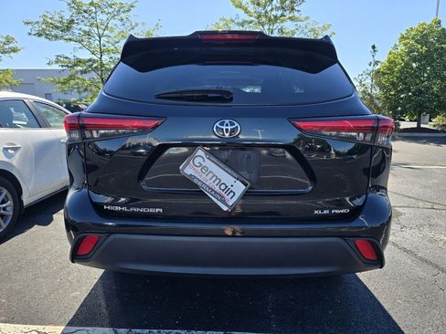 Used 2023 Toyota Highlander XLE AWD/4WD image 6