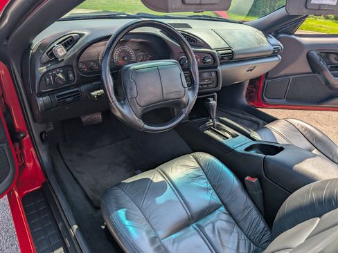 Used 1994 Chevrolet Camaro Z28 RWD image 3