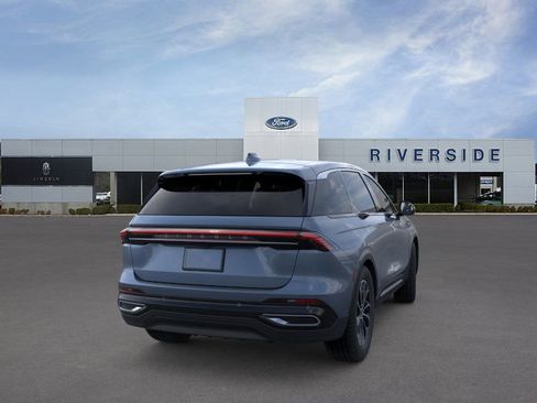 New 2026 Lincoln Nautilus Premier image 8