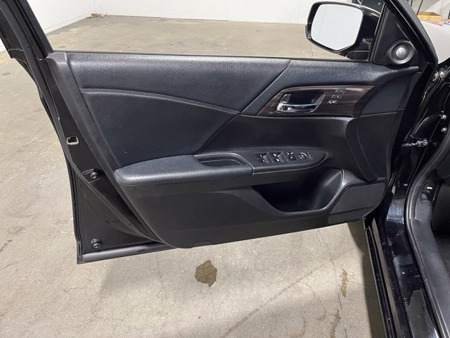 Used 2016 Honda Accord EX-L image 24