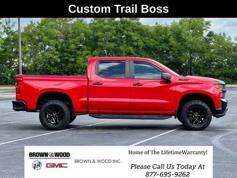 Used 2021 Chevrolet Silverado 1500 Custom Trail Boss w/ LPO, Dark Essentials Package AWD/4WD image 9