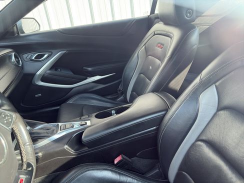 Used 2016 Chevrolet Camaro SS RWD image 3