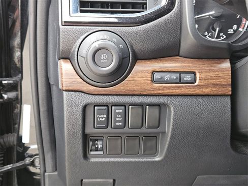 Used 2020 Nissan Titan Platinum Reserve w/ Moonroof Package image 19