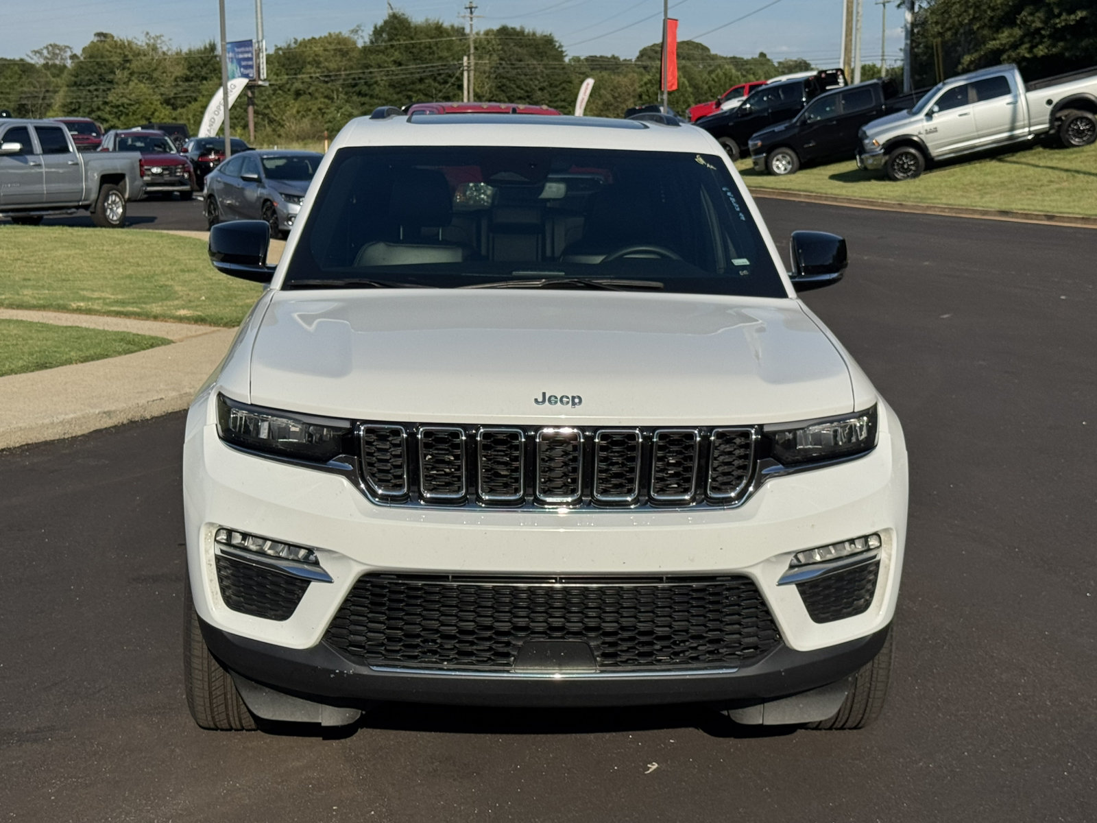 Used 2024 Jeep Grand Cherokee Limited 4xe AWD/4WD image 2