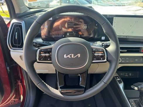Used 2025 Kia Sorento S w/ Panoramic Sunroof Package image 27