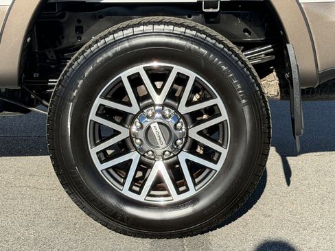 Used 2017 Ford F250 Lariat w/ Lariat Value Package image 10