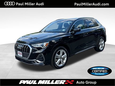 Used 2023 Audi Q3 2.0T Premium Plus w/ Premium Plus Package AWD/4WD image 1
