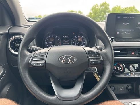 Used 2023 Hyundai Kona SE FWD image 18