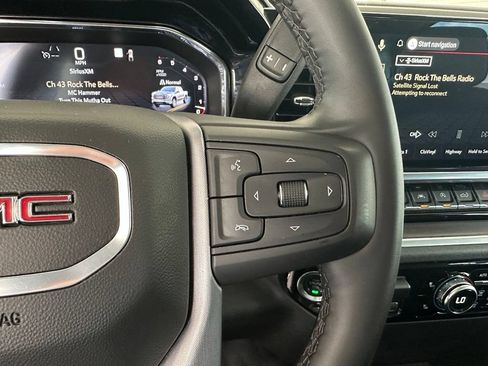Used 2025 GMC Sierra 1500 SLT RWD image 21