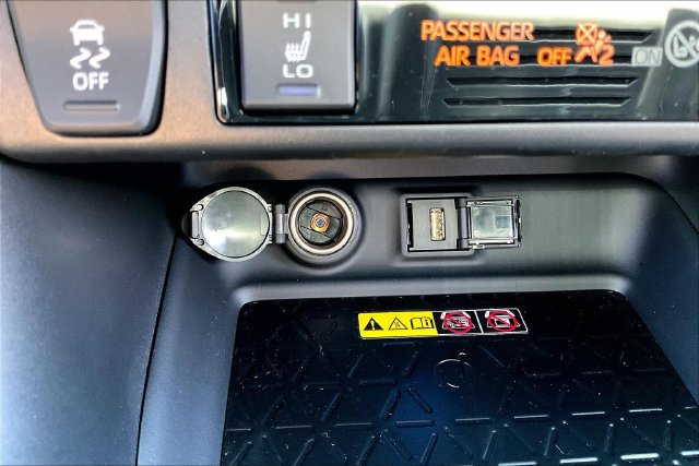 Used 2022 Toyota RAV4 XSE w/ Weather Package AWD/4WD image 16