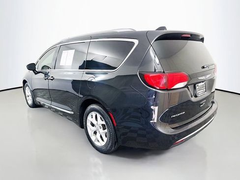 Used 2018 Chrysler Pacifica Touring-L Plus w/ Tire & Wheel Group FWD image 5