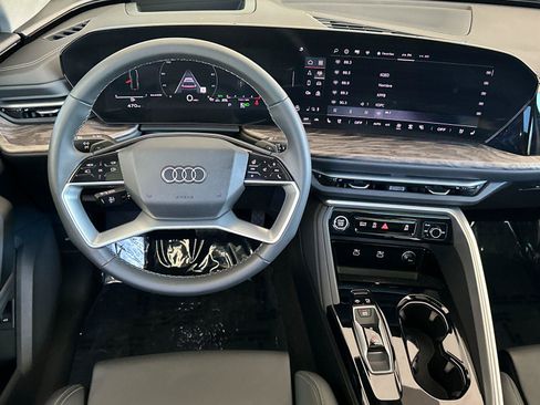 Used 2025 Audi Q5 Premium w/ Premium Plus AWD/4WD image 14
