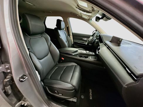 Used 2025 Genesis GV70 2.5T AWD/4WD image 33