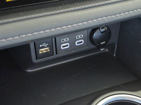 Used 2024 Toyota Highlander XLE image 33