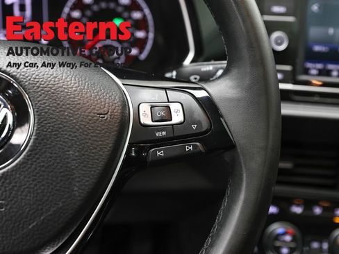 Used 2020 Volkswagen Jetta SE w/ SE Cold Weather Package image 16