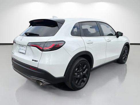 Used 2023 Honda HR-V Sport image 3