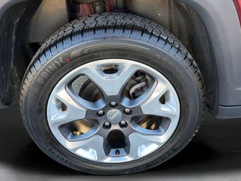 Used 2021 Jeep Compass Limited image 28