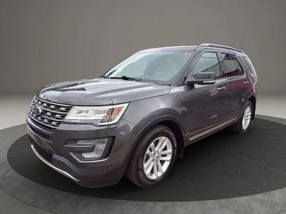 Used 2017 Ford Explorer XLT
