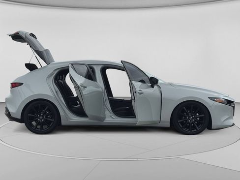 Used 2024 MAZDA MAZDA3 s FWD image 30
