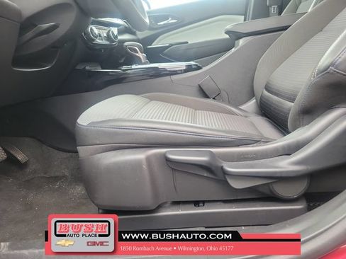 Used 2025 Chevrolet Trax LT FWD image 12