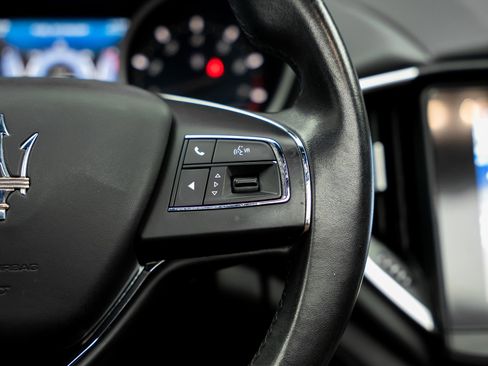 Used 2017 Maserati Ghibli RWD image 48