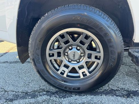 Used 2020 Toyota 4Runner SR5 image 42