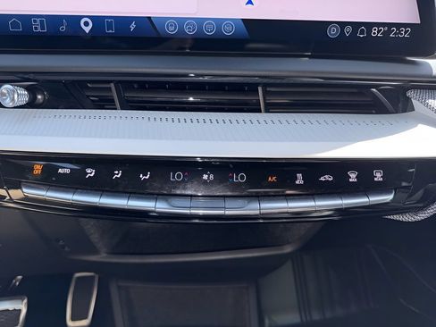 Used 2025 Cadillac Optiq Sport 2 w/ LPO, Floor Liner Package AWD/4WD image 21