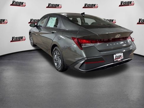 Used 2024 Hyundai Elantra SEL FWD image 5
