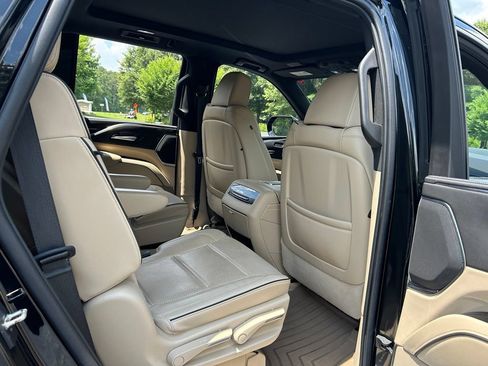 Used 2022 Cadillac Escalade Premium Luxury w/ Performance Package AWD/4WD image 52