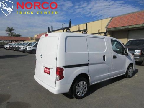 Used 2017 Nissan NV200 SV image 3