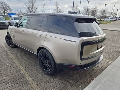Used 2024 Land Rover Range Rover Long Wheelbase SE image 7