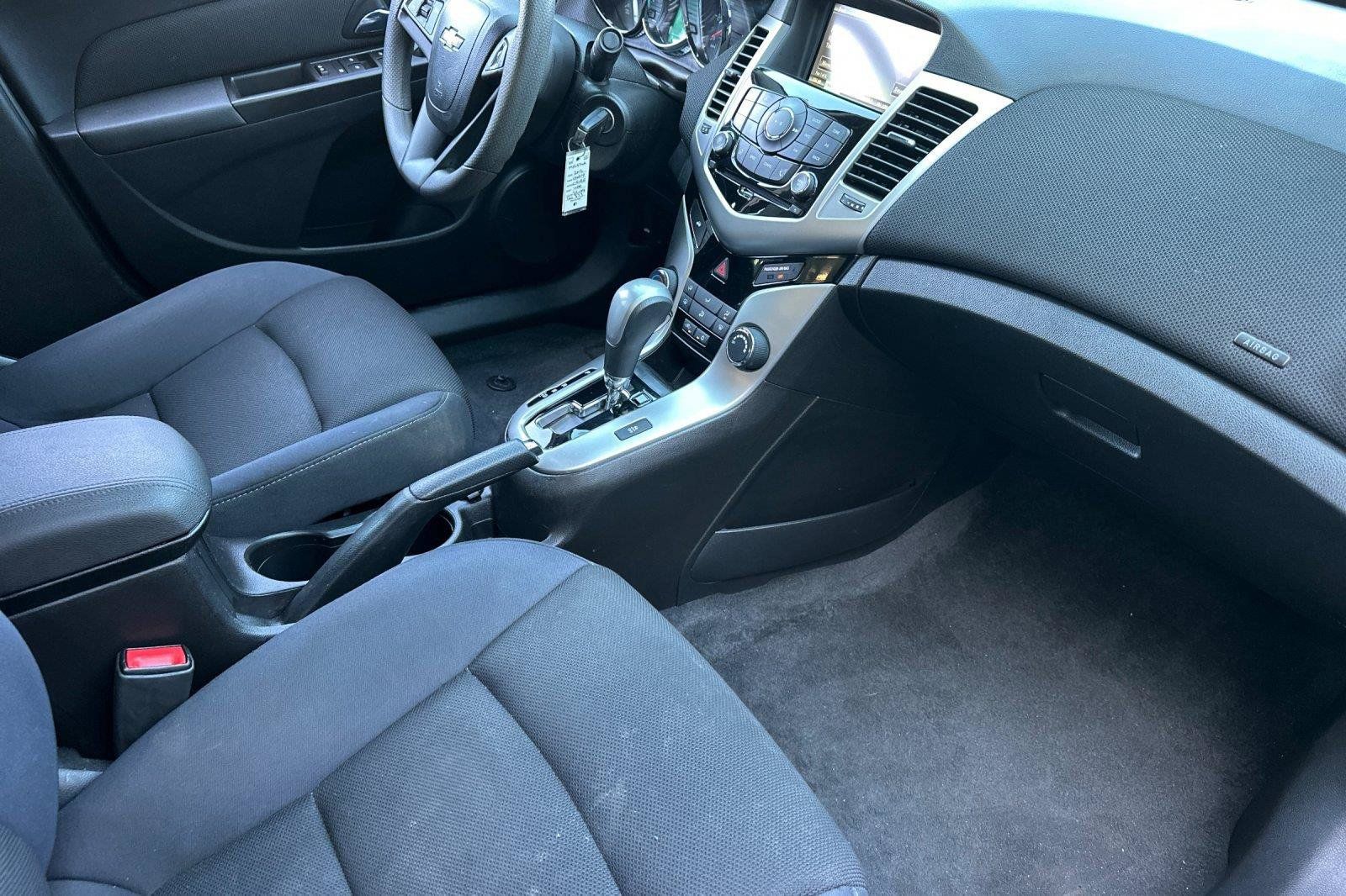 Used 2016 Chevrolet Cruze LT FWD image 15