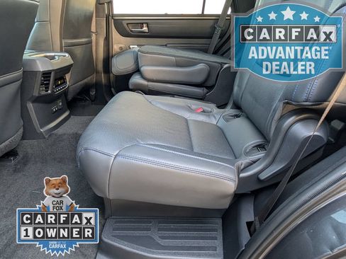 Used 2024 Toyota Sequoia Platinum AWD/4WD image 21