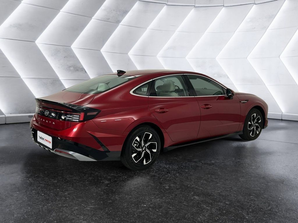 Used 2025 Hyundai Sonata SEL FWD image 4