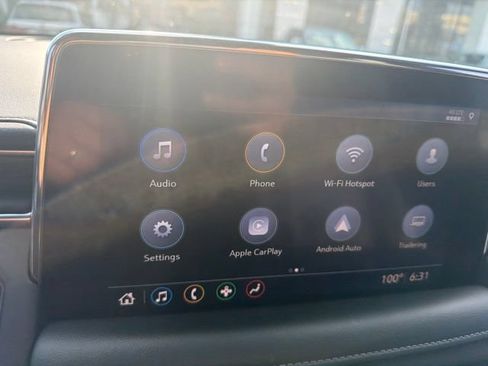 Used 2021 Chevrolet Suburban Z71 w/ Z71 Signature Package AWD/4WD image 7