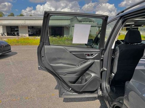 Used 2023 Subaru Forester Premium image 16