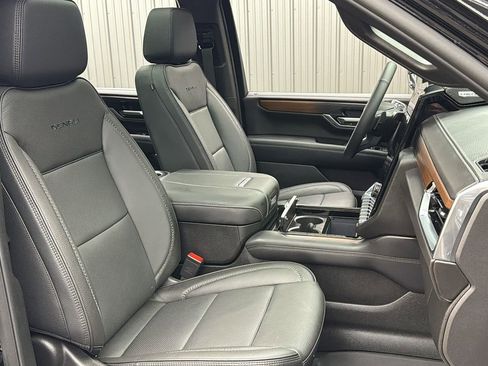 Used 2026 GMC Yukon XL Denali w/ Sun & Power Step Package AWD/4WD image 37