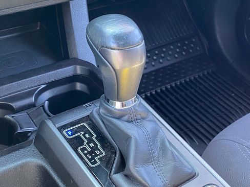 Used 2016 Toyota Tacoma TRD Off-Road w/ Towing Package image 13