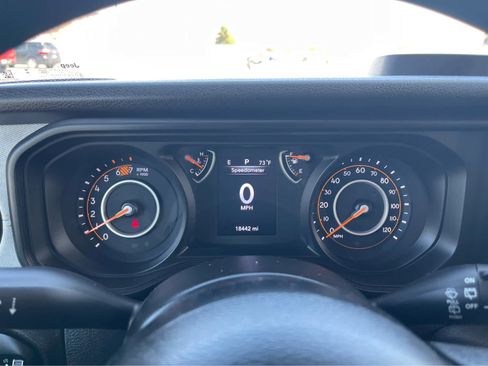 Used 2024 Jeep Wrangler Unlimited Sport AWD/4WD image 12