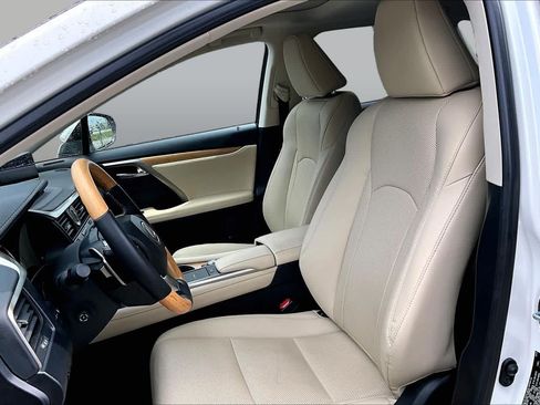 Used 2022 Lexus RX 350L FWD w/ Premium Package image 8
