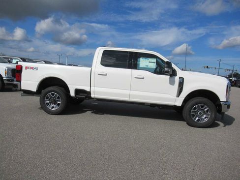 New 2026 Ford F350 Lariat w/ FX4 Off-Road Package image 4