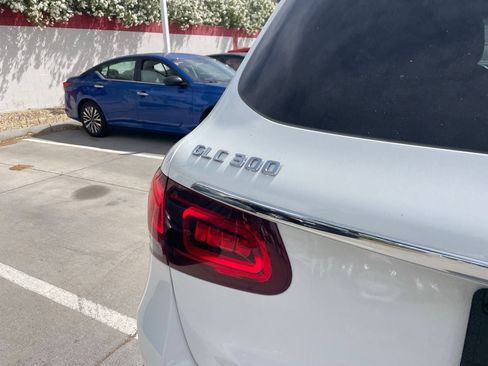 Used 2021 Mercedes-Benz GLC 300 image 5